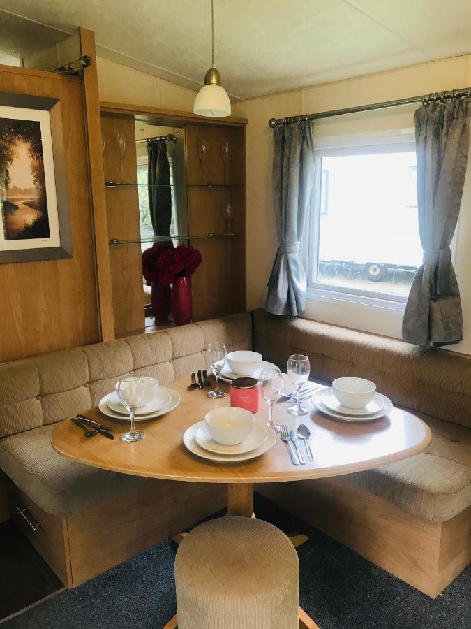 Turnberry Caravan Quiet Peaceful Location Near Golf Spas And Beaches Girvan Esterno foto